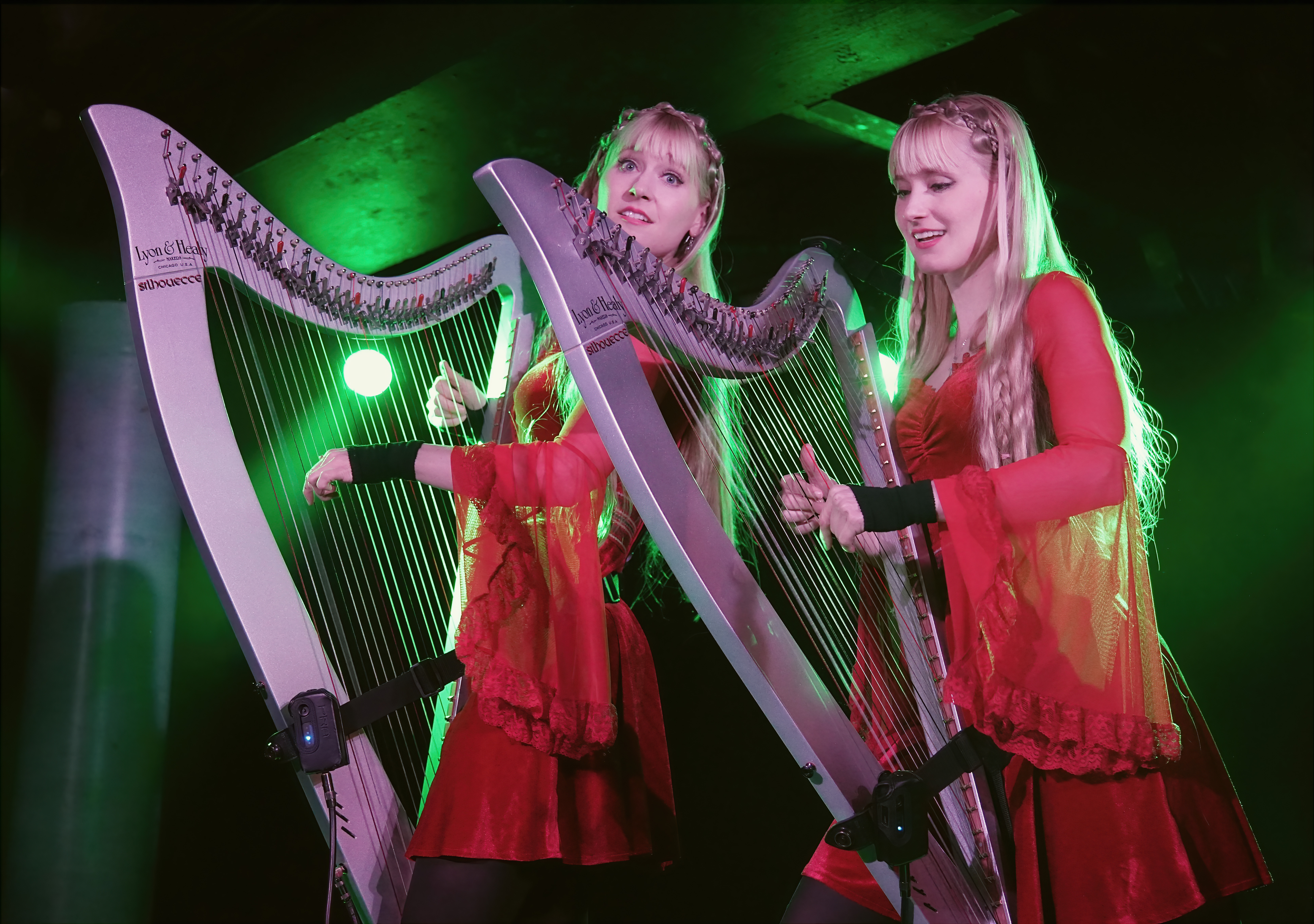 Harp Twins 18